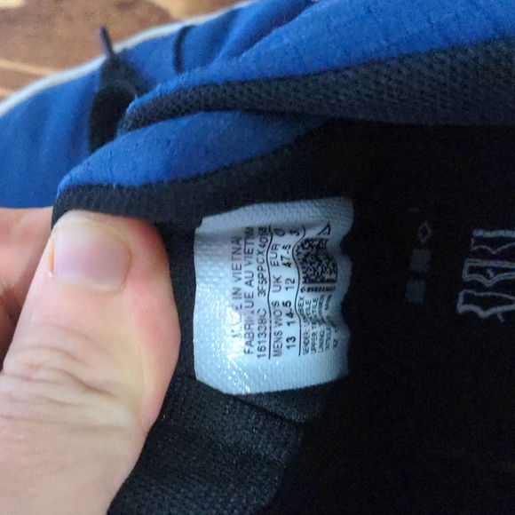 Converse All Stars Size 13 - Picture 3 of 3